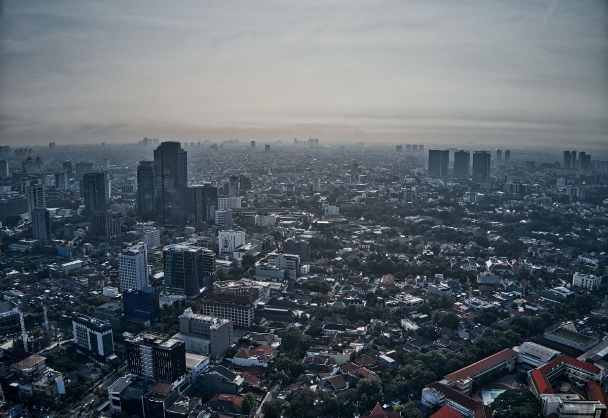 Planting Trees to Combat Jakarta Pollution